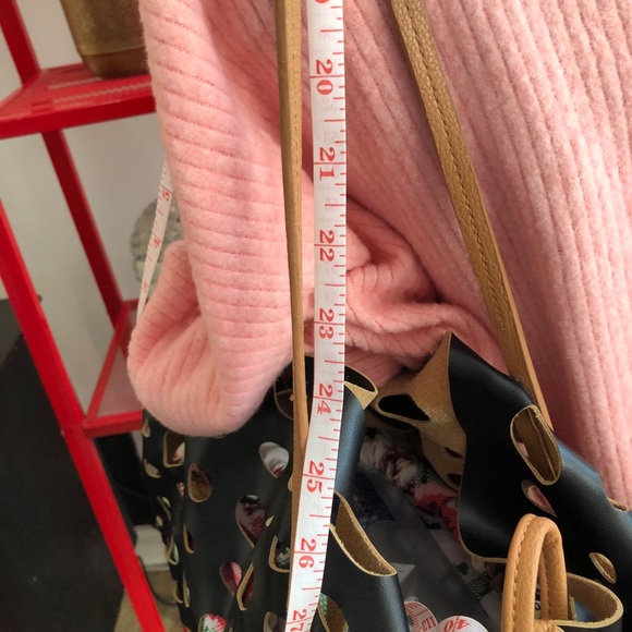 Bag made of quality vegan leather by Simons - Picture 5 of 7